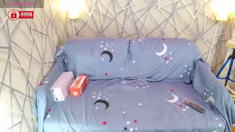 CharmingLIA online show from November 3, 6:12 pm