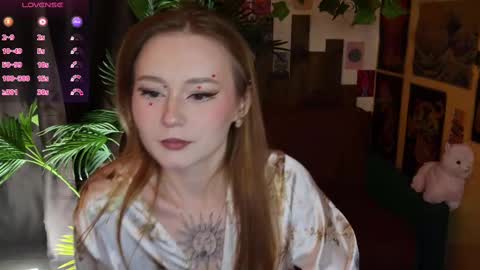 Snapshot of charming_lilly chatting on February 9, 6:33 am Lissa online show from February 9, 6:33 am