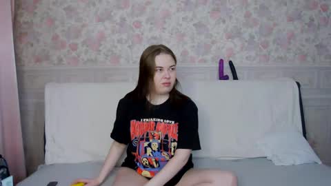 charming_lolla online show from December 9, 12:12 am
