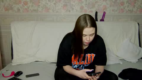 charming_lolla online show from December 16, 11:55 am