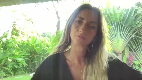Snapshot of chasingsunsets_quinn chatting on October 14, 10:45 pm chasingsunsets_quinn online show from October 14, 10:45 pm