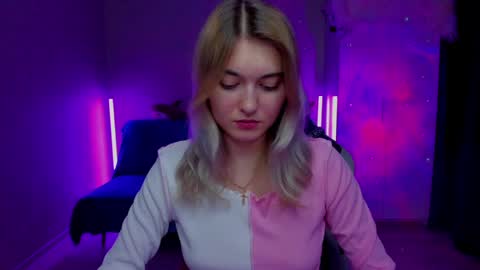 Betty online show from December 4, 1:14 am