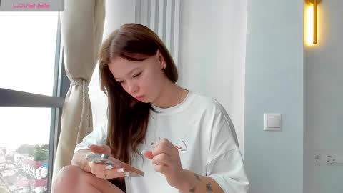 Em online show from October 15, 5:43 am