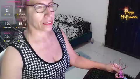 Snapshot of chayla_ruiz chatting on October 24, 10:00 am CHAYLA VICTORIA RUIZ  online show from October 24, 10:00 am