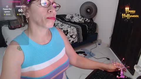 Snapshot of chayla_ruiz chatting on October 20, 8:23 pm CHAYLA VICTORIA RUIZ  online show from October 20, 8:23 pm