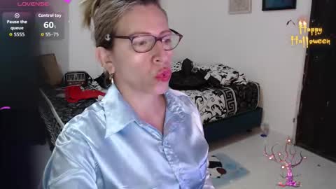 Snapshot of chayla_ruiz chatting on October 22, 9:53 pm CHAYLA VICTORIA RUIZ  online show from October 22, 9:53 pm