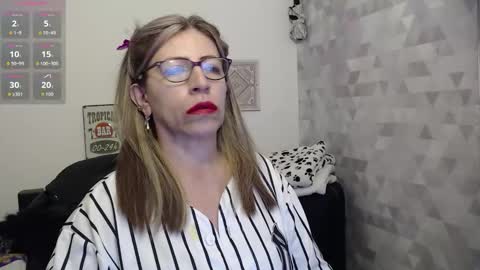 Snapshot of chayla_ruiz chatting on September 19, 8:41 pm CHAYLA VICTORIA RUIZ  online show from September 19, 8:41 pm