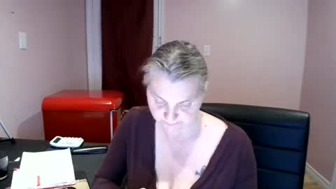 Snapshot of chealsiek chatting on October 24, 12:39 am chealsiek online show from October 24, 12:39 am