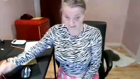 Snapshot of chealsiek chatting on October 25, 12:40 am chealsiek online show from October 25, 12:40 am