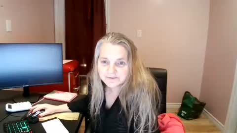 Snapshot of chealsiek chatting on October 27, 1:12 am chealsiek online show from October 27, 1:12 am