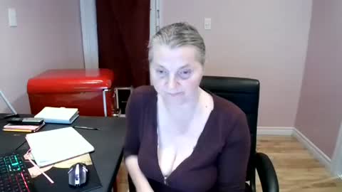 Snapshot of chealsiek chatting on October 23, 12:05 am chealsiek online show from October 23, 12:05 am