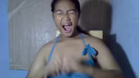 Snapshot of chechick_sahu chatting on October 3, 6:51 am Angel online show from October 3, 6:51 am