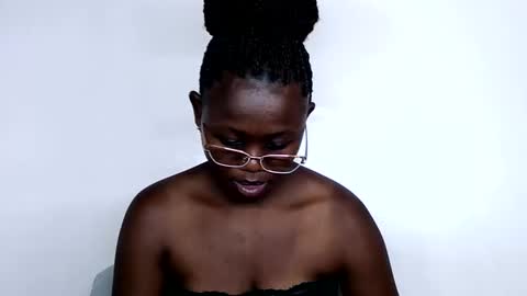 Snapshot of cheeky_charms chatting on October 16, 11:18 pm cheeky_charms online show from October 16, 11:18 pm