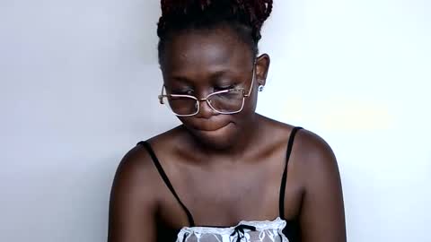 Snapshot of cheeky_charms chatting on September 23, 3:37 am cheeky_charms online show from September 23, 3:37 am