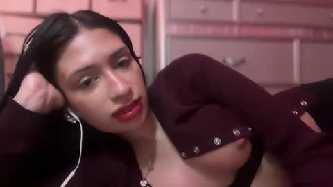 Snapshot of cherliecarmen chatting on February 7, 4:24 pm cherliecarmen online show from February 7, 4:24 pm