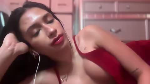 Snapshot of cherliecarmen chatting on January 19, 5:28 pm cherliecarmen online show from January 19, 5:28 pm