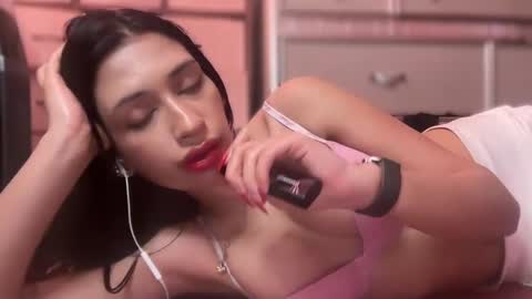 Snapshot of cherliecarmen chatting on February 16, 7:16 pm cherliecarmen online show from February 16, 7:16 pm