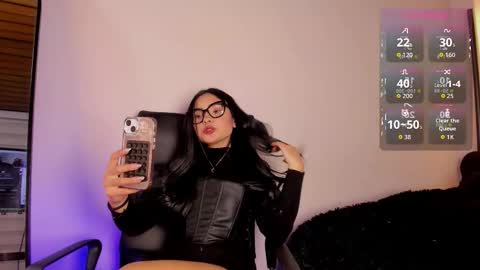 cherry_bunnyx online show from November 2, 4:27 am