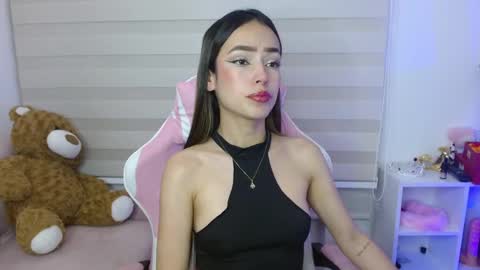 cherry_butterfly online show from November 3, 4:05 am