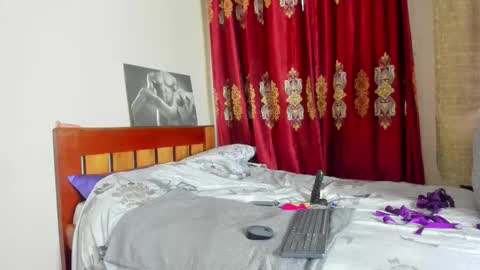 Snapshot of cherry_falls chatting on September 21, 4:33 am cherry_falls online show from September 21, 4:33 am