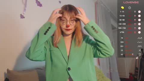 Snapshot of cherry_hazzze chatting on October 31, 6:45 pm Cheryl online show from October 31, 6:45 pm