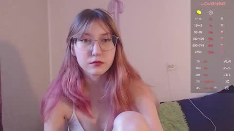 Snapshot of cherry_hazzze chatting on October 7, 10:52 am Cheryl online show from October 7, 10:52 am