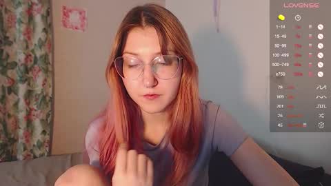 Snapshot of cherry_hazzze chatting on September 27, 1:51 pm Cheryl online show from September 27, 1:51 pm