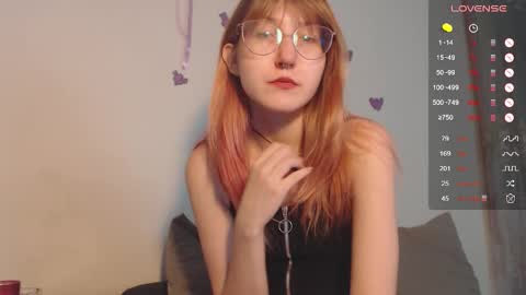 Snapshot of cherry_hazzze chatting on October 26, 6:14 pm Cheryl online show from October 26, 6:14 pm