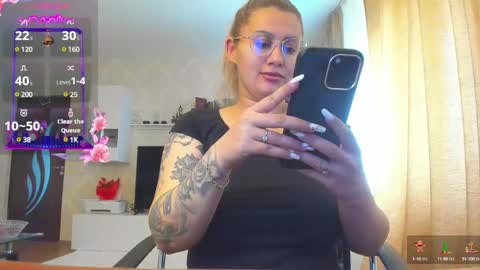 mayra online show from December 5, 7:49 am
