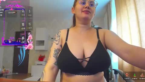 mayra online show from December 11, 8:47 am