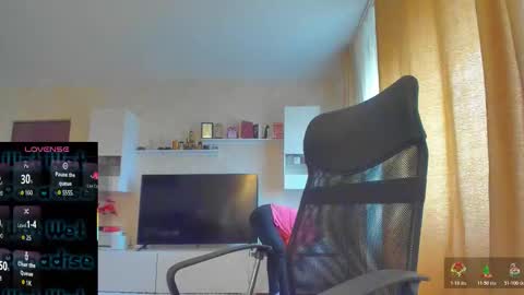 mayra online show from November 11, 11:51 am