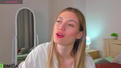 cherry_pr1ce online show from February 2, 11:37 pm