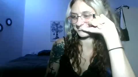 cherryblushxo online show from May 8, 2:48 am