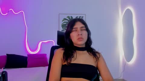 Snapshot of cherrydollxx chatting on October 15, 11:46 am C H E R R Y online show from October 15, 11:46 am