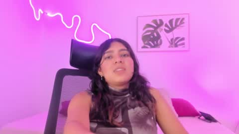 Snapshot of cherrydollxx chatting on October 26, 4:35 pm C H E R R Y online show from October 26, 4:35 pm