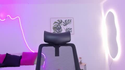 Snapshot of cherrydollxx chatting on October 17, 12:08 pm C H E R R Y online show from October 17, 12:08 pm