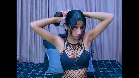 Snapshot of cherryindian4u69 chatting on December 15, 7:13 am leah online show from December 15, 7:13 am