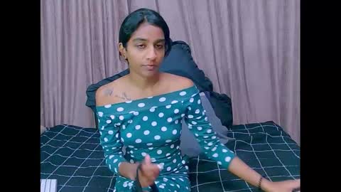 Snapshot of cherryindian4u69 chatting on December 28, 7:55 am leah online show from December 28, 7:55 am