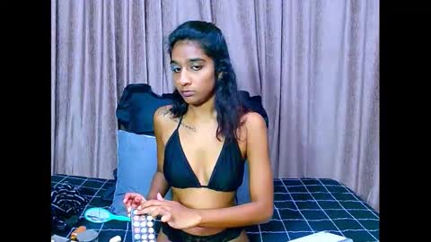 Snapshot of cherryindian4u69 chatting on December 13, 5:49 am leah online show from December 13, 5:49 am