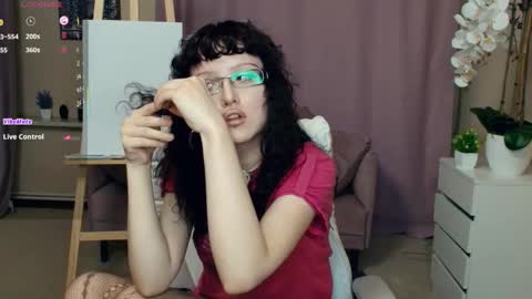 Isabel online show from May 29, 7:56 pm