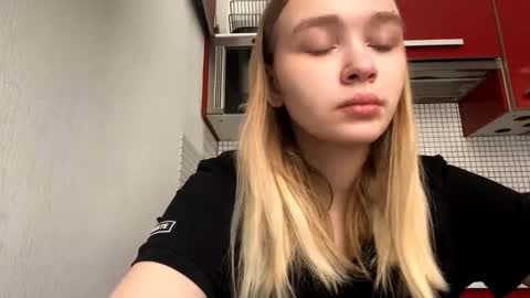 Lei online show from February 12, 7:43 am