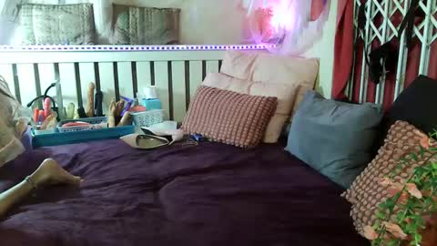 Snapshot of cheryl6fox chatting on September 28, 12:50 am Cheryl6Fox online show from September 28, 12:50 am