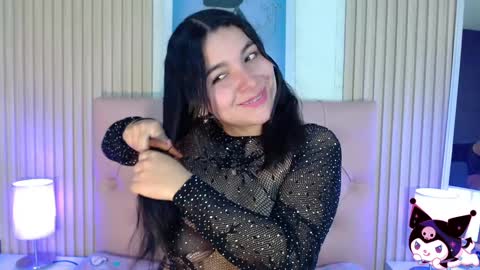 Snapshot of cheryl_hs chatting on January 4, 4:12 am Cheryl online show from January 4, 4:12 am