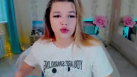 Snapshot of cherylblosso chatting on December 10, 11:11 am Cherylblosso online show from December 10, 11:11 am