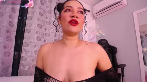Snapshot of cherylfoster_ chatting on March 5, 8:44 pm cherylfoster_ online show from March 5, 8:44 pm