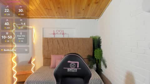 Snapshot of chiara_tay chatting on September 19, 7:35 pm Chiara online show from September 19, 7:35 pm