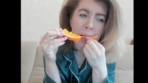 Snapshot of chicafortuna chatting on March 12, 2:41 am NBFG online show from March 12, 2:41 am