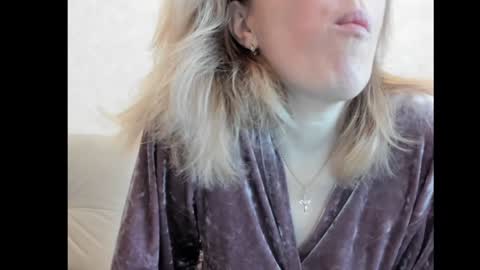 Snapshot of chicafortuna chatting on January 19, 3:08 am NBFG online show from January 19, 3:08 am
