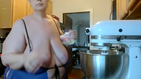 Tee online show from February 8, 3:31 pm