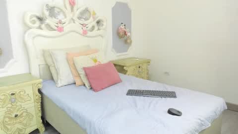 Chiki online show from December 19, 4:16 am